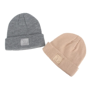 Berretti in maglia per uomo e donna con patch lettera L in grigio e beige
