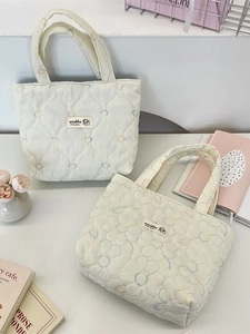 Ins style quilted canvas tote bag with heart and flower embroidery patterns