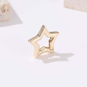 Detailed view of a gold star-shaped spring clasp for DIY jewelry making accessories