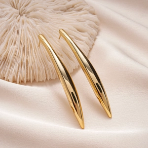 Minimalist 18K gold plated curved drop earrings with polished mirror finish for women