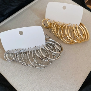 Details zu gedrehten geometrischen Metall-Ohrringen im Set in Gold und Silber