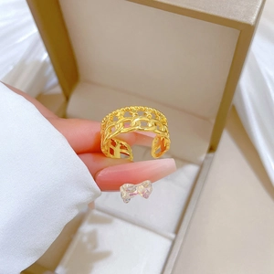 Minimalistischer Goldkettenring mit Stern-Design und verstellbarem Ringband