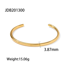 Bracciale rigido in acciaio inox dorato lucido, larghezza 3,87mm e peso 15,06g