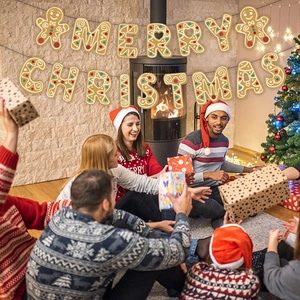Πανό Merry Christmas με σχέδιο ανθρωπάκι από τζίντζερ για γιορτινή εσωτερική διακόσμηση