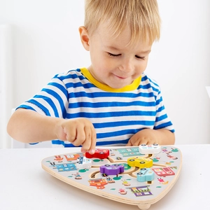 Wooden city track maze toy set with vehicles for toddler logic and focus training