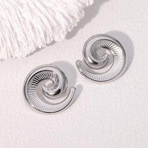 Vintage Silber Ohrstecker Spirale Muschel aus Titanstahl mit poliertem Finish