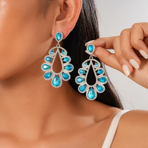 Vintage Waterdrop Earrings For Women Hollow Palace Style Luxury Rhinestone Alloy Jewelry With Silver Earring Post