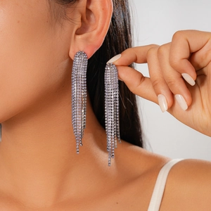 Orecchini pendenti a frangia con strass viola e nappe d'argento geometriche eleganti da donna