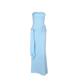 Robe longue bustier bleu clair moulante avec cordon de serrage latéral et plis
