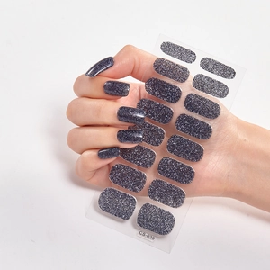 Dunkelviolette Glitzer Nagelaufkleber CS-030 auf Nägeln und als ganzer Bogen