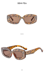Detail der Schildpatt-Sonnenbrille mit Kristallbesatz und braunen Gläsern