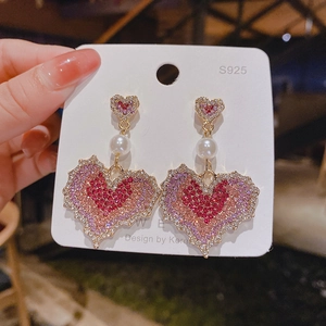 Sparkling S925 silver gradient rhinestone heart earrings with white pearl accents