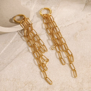Boucles d'oreilles élégantes en acier inoxydable doré avec pampilles de chaînes trombones