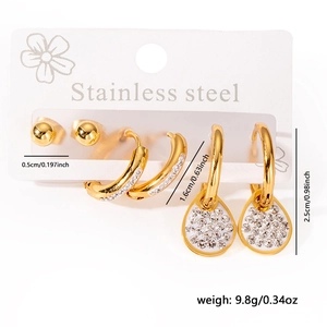 Ensemble de trois boucles d'oreilles en acier inoxydable doré avec cristaux et cœurs