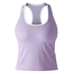 Vue détaillée du gilet de sport côtelé lavande avec bordure contrastée et dos nageur