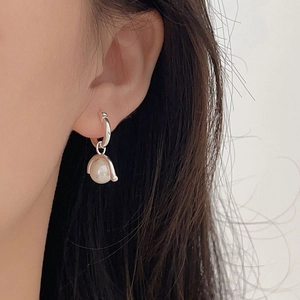 Artificial Pearl Dangle Hoop Earrings 925 Sterling Silver French Retro Style Minimalist Jewelry For Women Elegant Shell Artificial Pearl