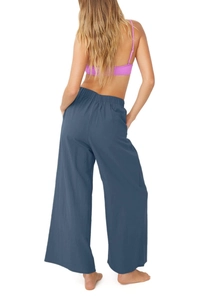 Vue arrière du pantalon large en coton et lin à taille haute de couleur bleu foncé
