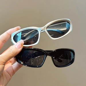 Détails de lunettes de soleil de sport vintage pour enfants avec montures argent et noir
