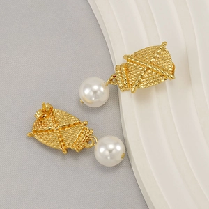 Elegant 18K gold-plated stainless steel earrings with textured weave and large pearls
