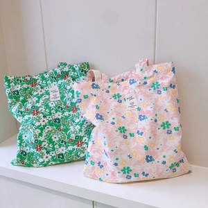 Floral cotton tote bags in green and pink prints, minimalist shoulder bags for daily use