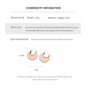 Detailed size specifications for pink resin 18k gold plated hoop earrings, 2.5cm by 2cm size