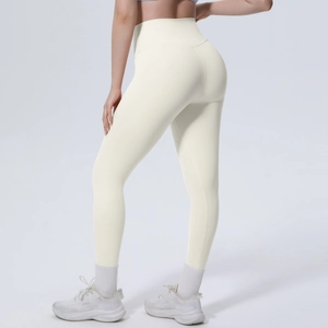 Detailansicht der cremefarbenen High-Waist-Leggings mit Push-up-Effekt und Stretch