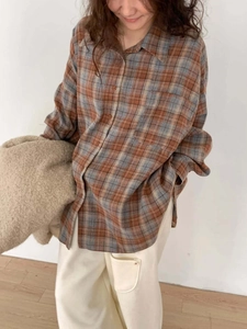 Chemise à carreaux ample pour femme à manches longues en orange et bleu-gris doux