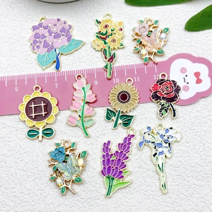 Set misto di ciondoli colorati a forma di girasole e fiori per gioielli fai da te e orecchini