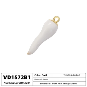 Detailed size specifications of white chili pendant in brass with dimensions 7mm by 21mm