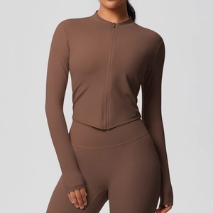 Ensemble de yoga marron foncé pour femme avec veste courte zippée et legging taille haute