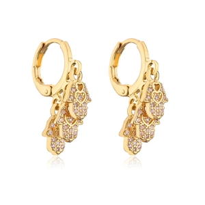 Boucles d'oreilles Main de Hamsa en or avec pavage de zircons roses et cœur ajouré