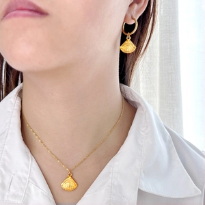 Parure de bijoux vintage française avec collier et boucles d'oreilles en coquillage doré