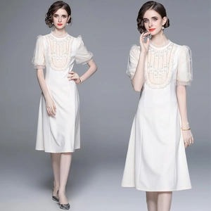 Robe Midi Élégante De Style Français Avec Broderie Perlée Et Manches Bouffantes En Dentelle Détail En Résille