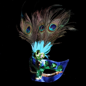 Masque de bal masqué avec plumes de paon et paillettes bleues pour fêtes festives