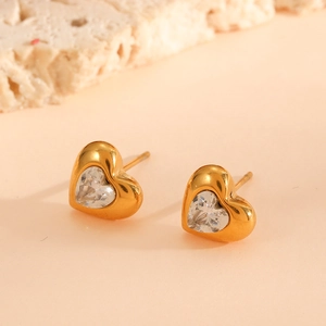 Boucles d'oreilles cœur dorées avec cristaux clairs et placage en or 18k pour femme