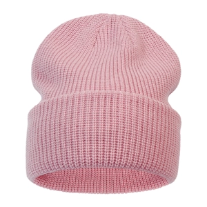 Dettaglio della trama del berretto rosa in maglia calda di alta qualità per l'inverno