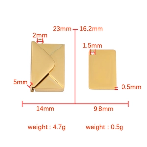 Collier pendentif enveloppe minimaliste en acier inoxydable avec détails de taille