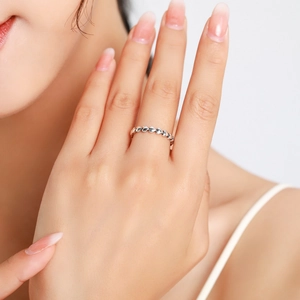 Minimalist S925 sterling silver heart chain ring for women shown on model hand