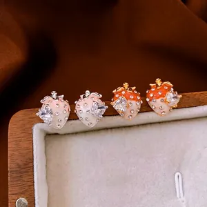 Boucles D Oreilles Fraise Cuivre Plaqué Or Coeur Zircon Émail Strass Avec Tige En Argent Bijoux Doux Pour Femmes