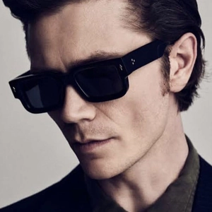Classic black rectangular chunky frame sunglasses for men with signature arrow rivet detail