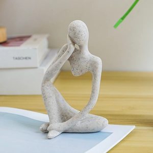 Statue de penseur de yoga abstraite avec texture grès pour décoration de table nordique