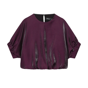 Dunkelviolettes Satin-Set aus Kurzarm-Ballontop und lockerer Hose mit Metallglanz