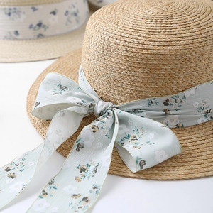 Chapeau de paille plat avec ruban floral vert clair pour vacances à la plage