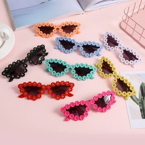 Kids daisy flower sunglasses in eight bright colors for girls aged 1 to 6 years old