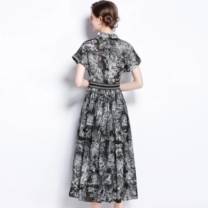 Short-sleeved midi dress with animal print, lapel collar and waist tie belt