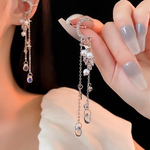 Elegant Moon Star Tassel Ear Cuffs Rhinestone Alloy Imitation Artificial Pearl Non Pierced Clip Earrings For Women