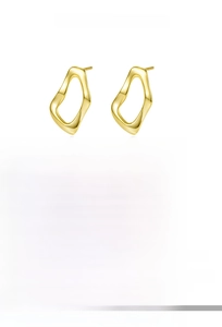 Detail view of S925 sterling silver wavy earrings with 18k gold plating 12mm x 18mm