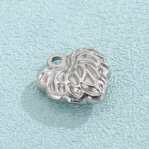 Pendentif coeur en argent avec texture embossée complexe et finition polie