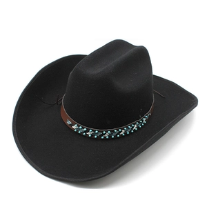 Chapeau de cowboy en feutre de laine noir avec bandeau ethnique en cuir perlé chic