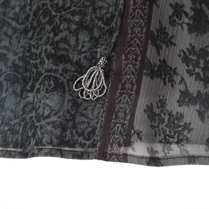 V-Ausschnitt Kleid mit Metallic-Garn, dunklem Blumendruck und Perlenfransen-Details